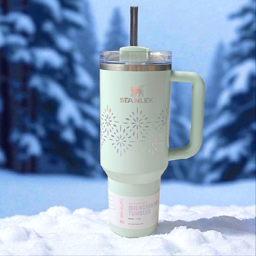 NWT Stanley The Quencher H2.0 Flowstate™ Tumbler 40oz.